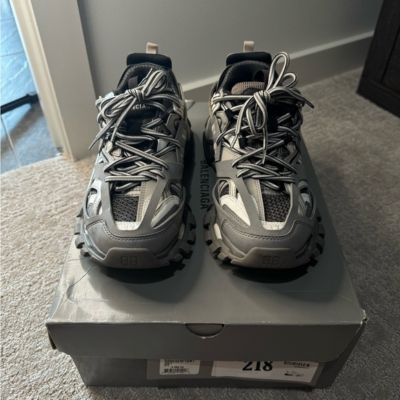 Balenciaga Women’s Track 2 LED - Picture 1 of 5